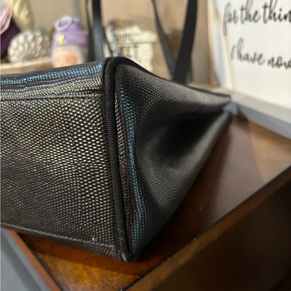 Salvatore Ferragamo Vala Vintage Black pebble Leather Tote Bag - Picture 6 of 11